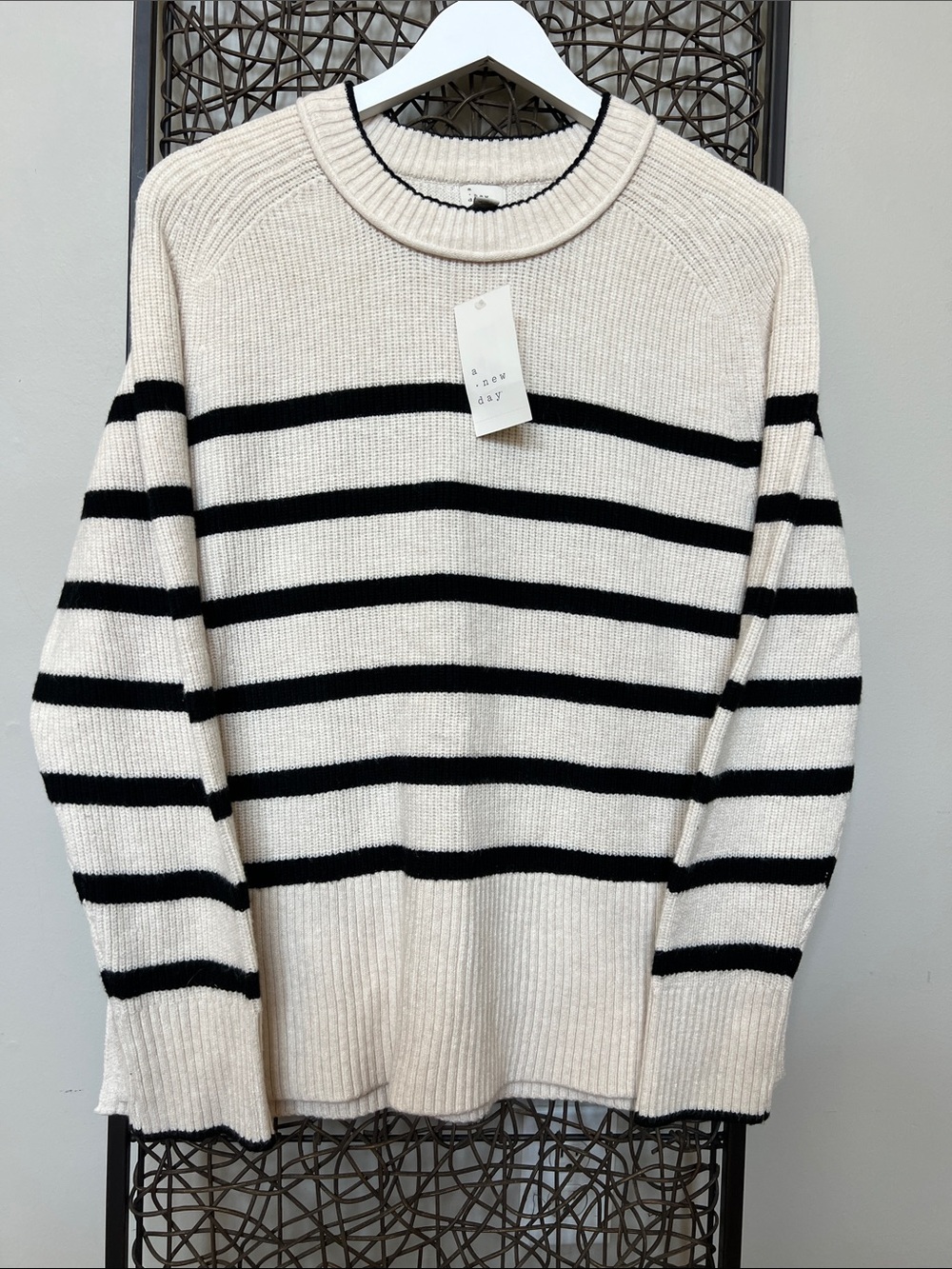 a new day Cream Black Striped Crew Sweater Women L NEW